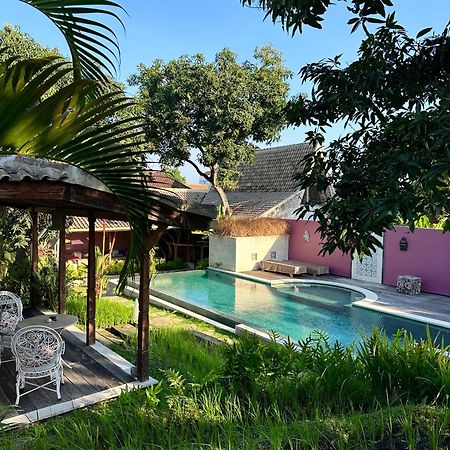 Guesthouse Mooz Canggu Zewnętrze zdjęcie